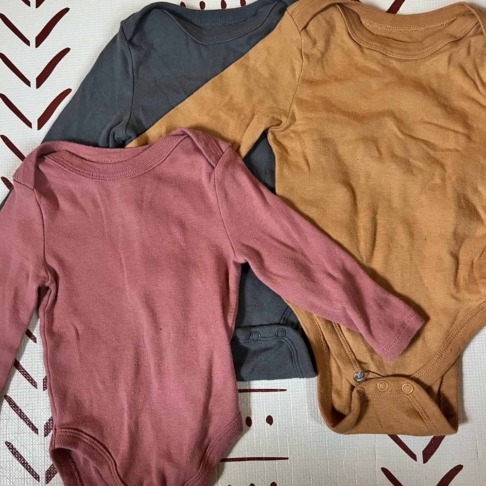 9 Long Sleeved Onesies 0-3 months